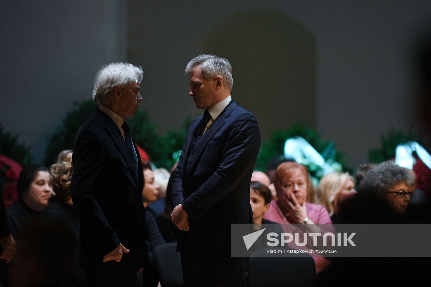 Opera singer Dmitri Hvorostovsky lies in repose