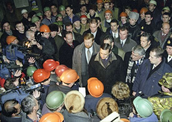 Russian Prime Minister Mikhail Kasyanov visits Sevmash