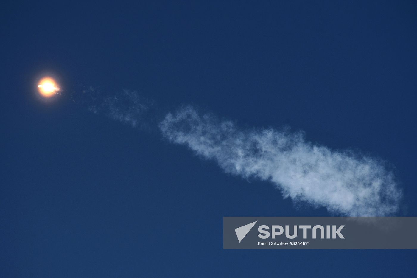 Soyuz-2.16 rocket launches Meteor No. 2-1 spacecraft from Vostochny space center