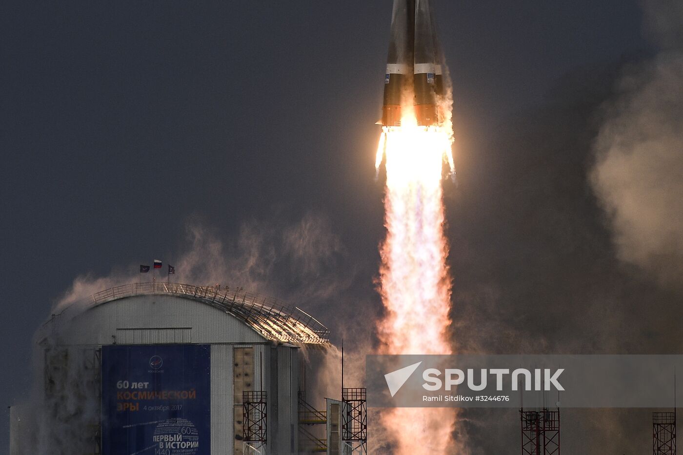 Soyuz-2.16 rocket launches Meteor No. 2-1 spacecraft from Vostochny space center