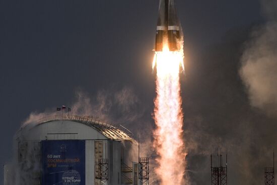 Soyuz-2.16 rocket launches Meteor No. 2-1 spacecraft from Vostochny space center