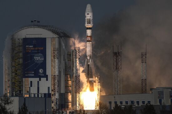 Soyuz-2.16 rocket launches Meteor No. 2-1 spacecraft from Vostochny space center