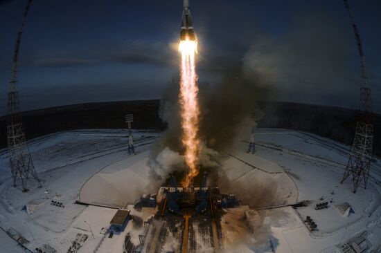 Soyuz-2.16 rocket launches Meteor No. 2-1 spacecraft from Vostochny space center