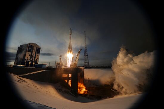Soyuz-2.16 rocket launches Meteor No. 2-1 spacecraft from Vostochny space center