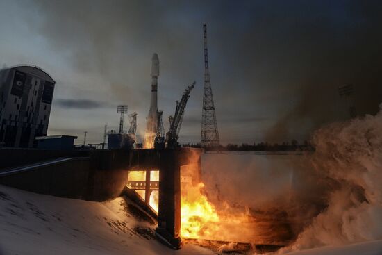 Soyuz-2.16 rocket launches Meteor No. 2-1 spacecraft from Vostochny space center