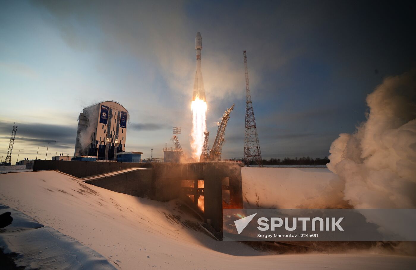 Soyuz-2.16 rocket launches Meteor No. 2-1 spacecraft from Vostochny space center