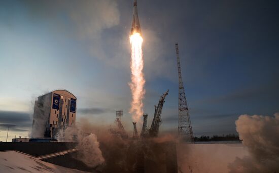 Soyuz-2.16 rocket launches Meteor No. 2-1 spacecraft from Vostochny space center