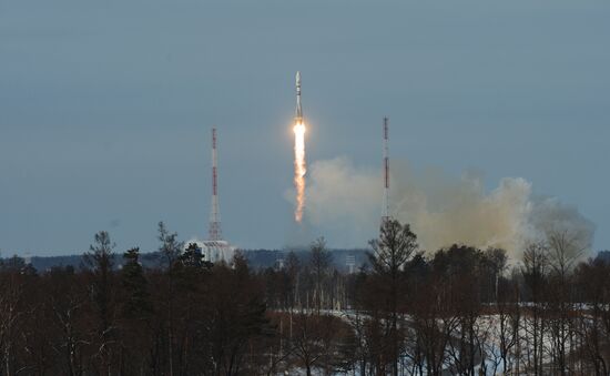 Soyuz-2.16 rocket launches Meteor No. 2-1 spacecraft from Vostochny space center