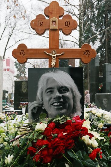 Dmitry Khovorostovsky's funeral in Novodevichye Cemetery
