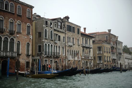 Cities of the world. Venice