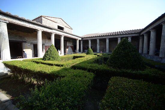 Cities of the world. Pompeii