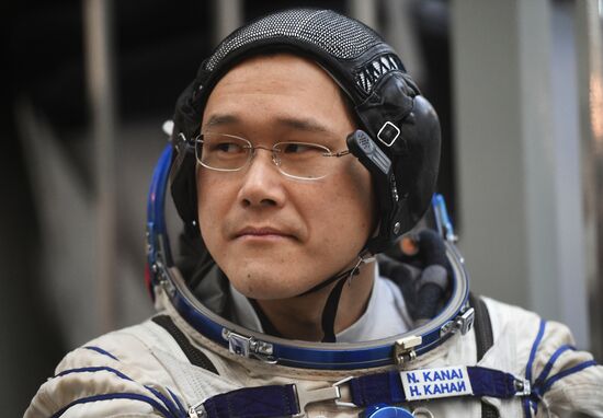 Crew training ahead of long-term Expedition 54/55