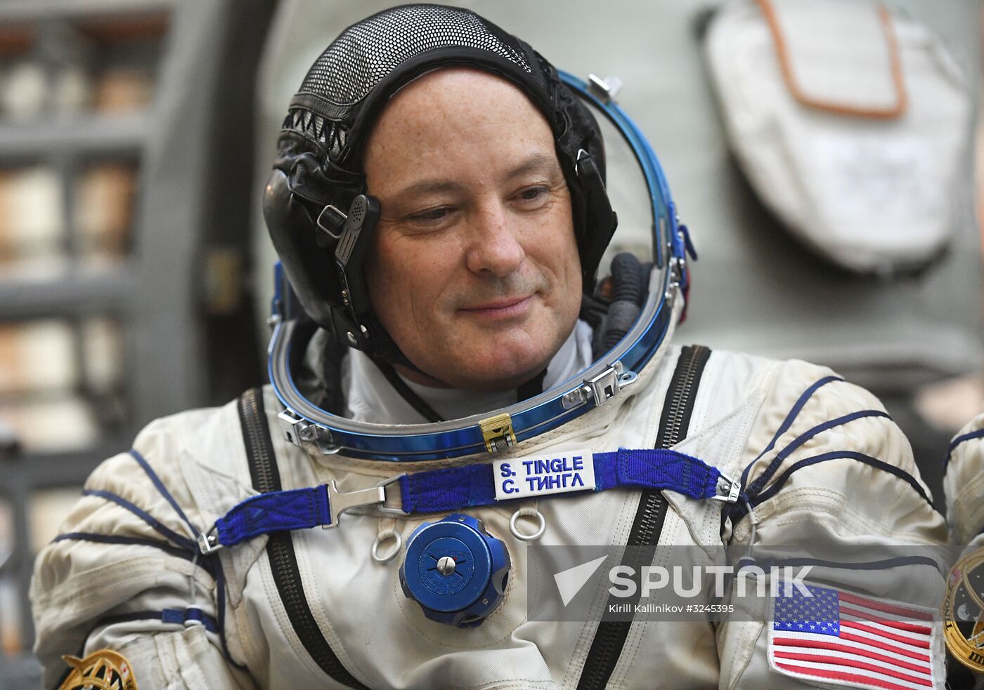 Crew training ahead of long-term Expedition 54/55