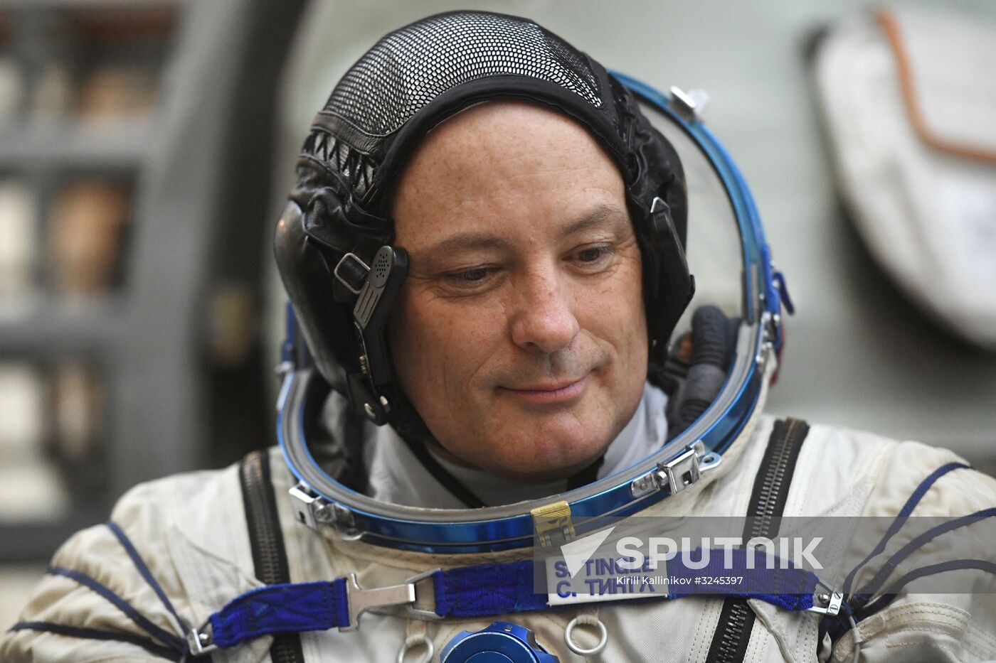 Crew training ahead of long-term Expedition 54/55
