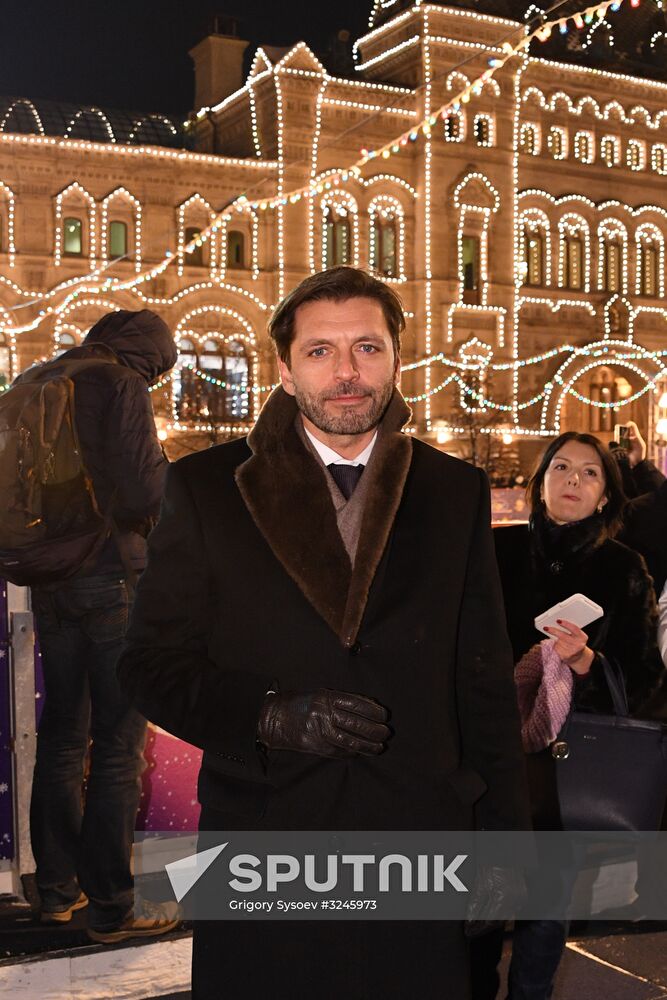 GUM skating rink opens on Red Square