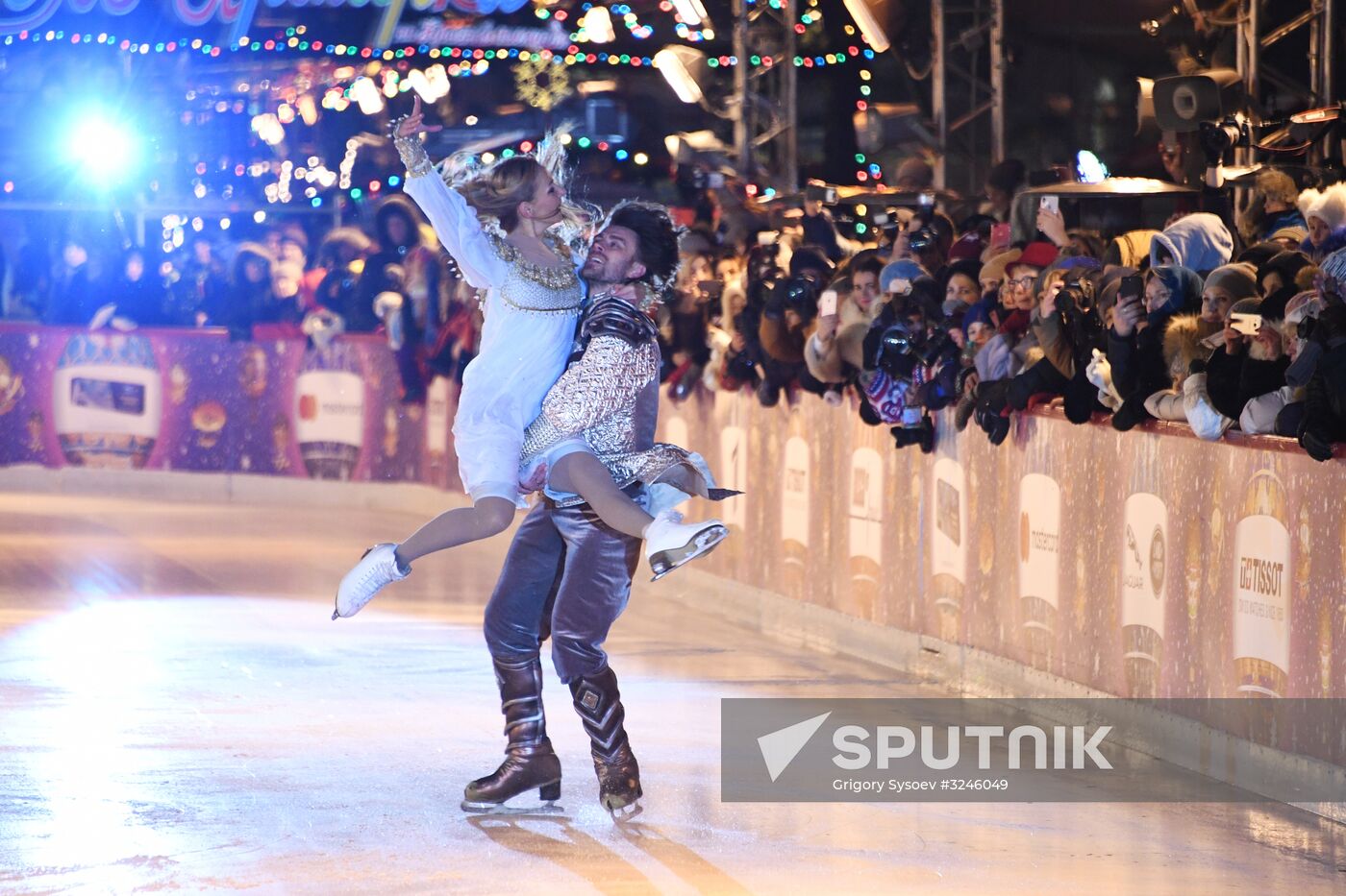 GUM skating rink opens on Red Square