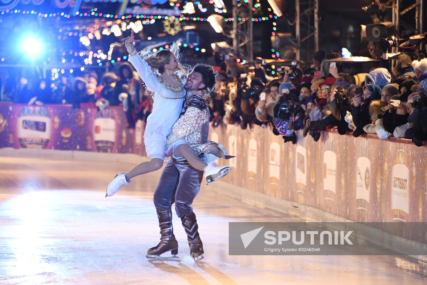 GUM skating rink opens on Red Square