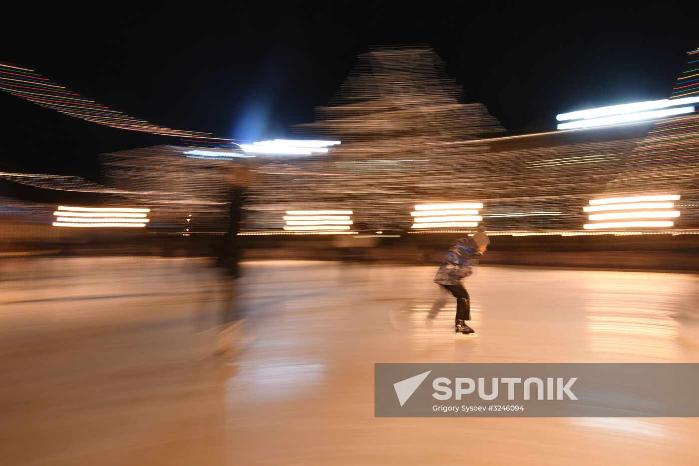 GUM skating rink opens on Red Square