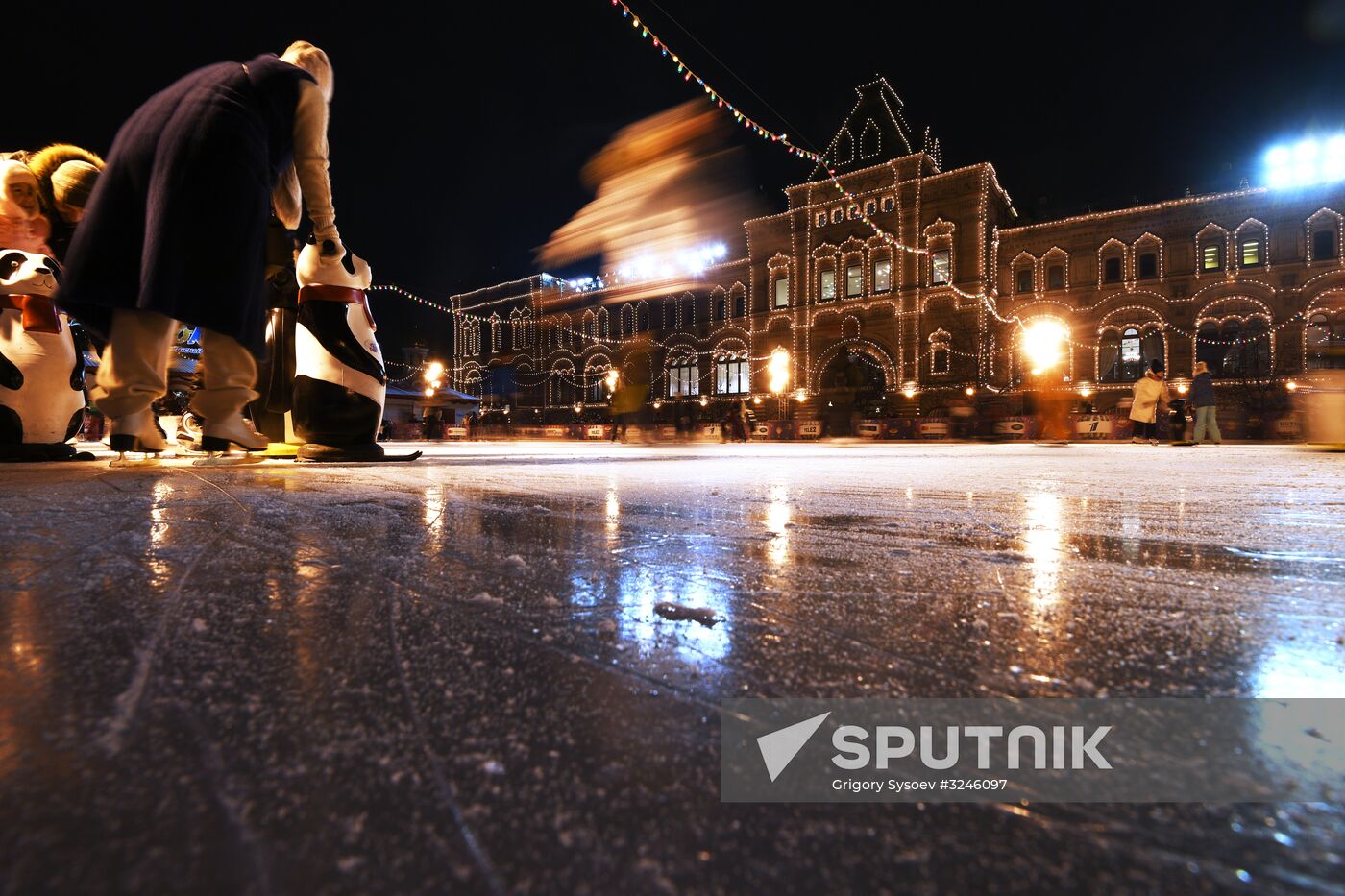 GUM skating rink opens on Red Square