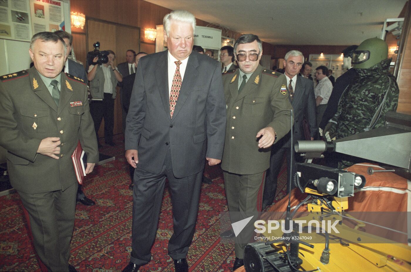 Russian President Boris Yeltsin and Interior Minister Anatoly Kulikov