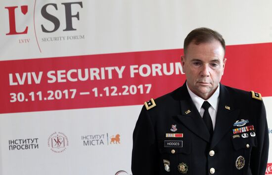 News conference of General Ben Hodges in Lviv
