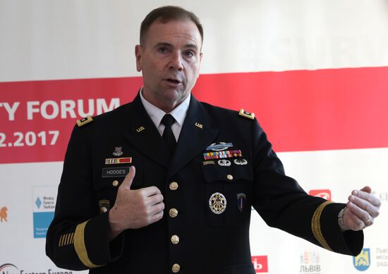 News conference of General Ben Hodges in Lviv