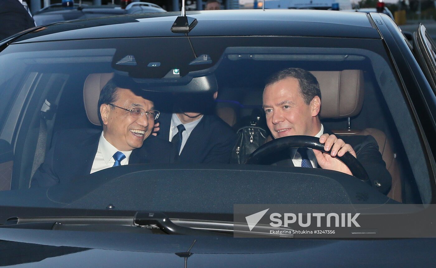 Prime Minister Dmitry Medvedev meets with PRC State Council Premiere Li Keqiang