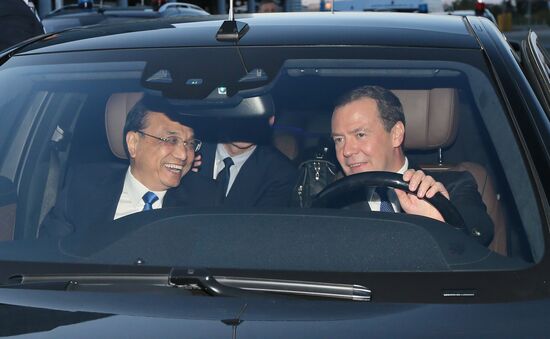Prime Minister Dmitry Medvedev meets with PRC State Council Premiere Li Keqiang