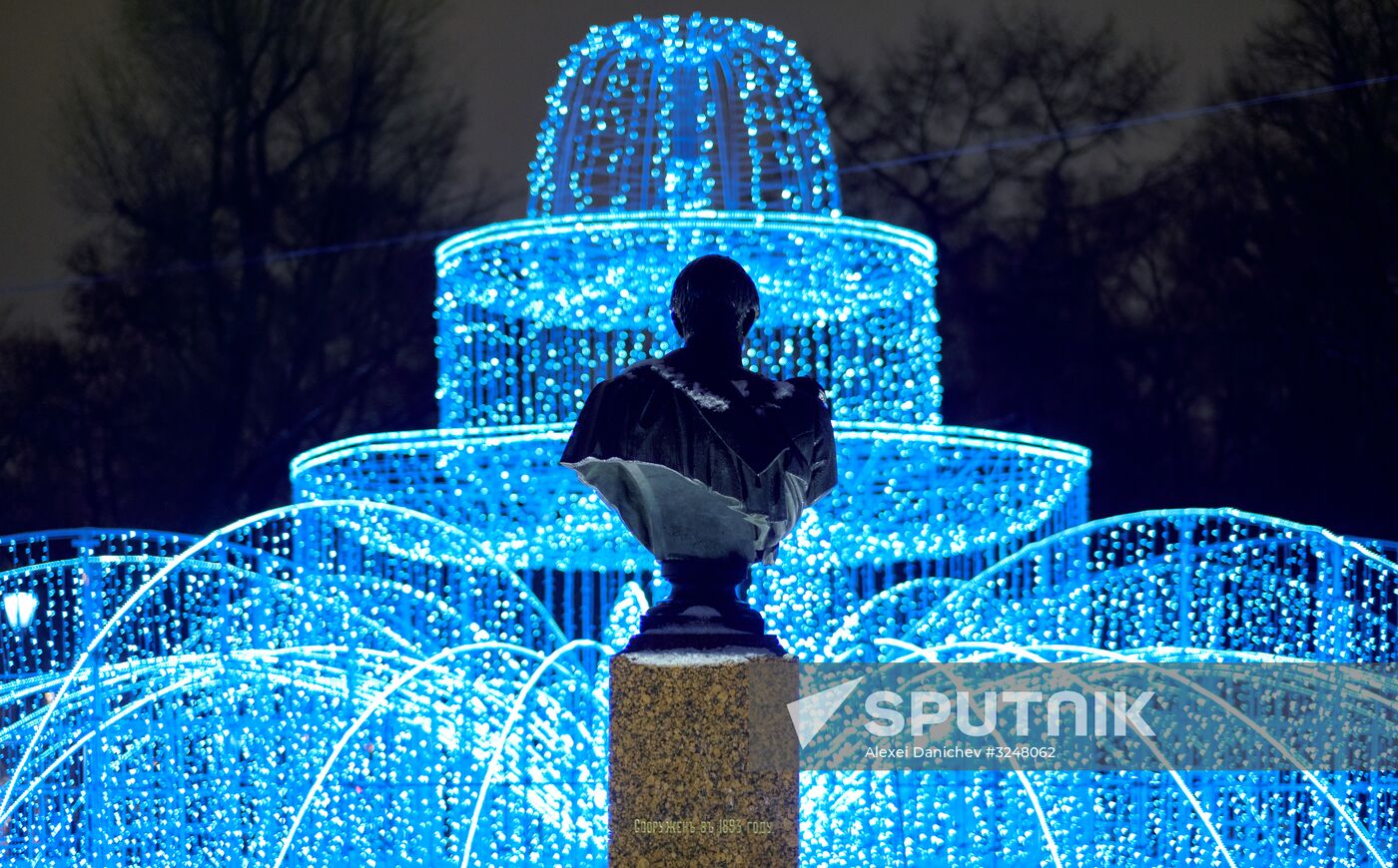 Nevsky Prospekt in St. Petersburg decorated for New Year's Eve