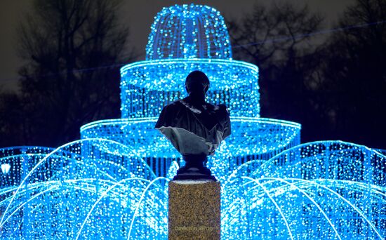 Nevsky Prospekt in St. Petersburg decorated for New Year's Eve