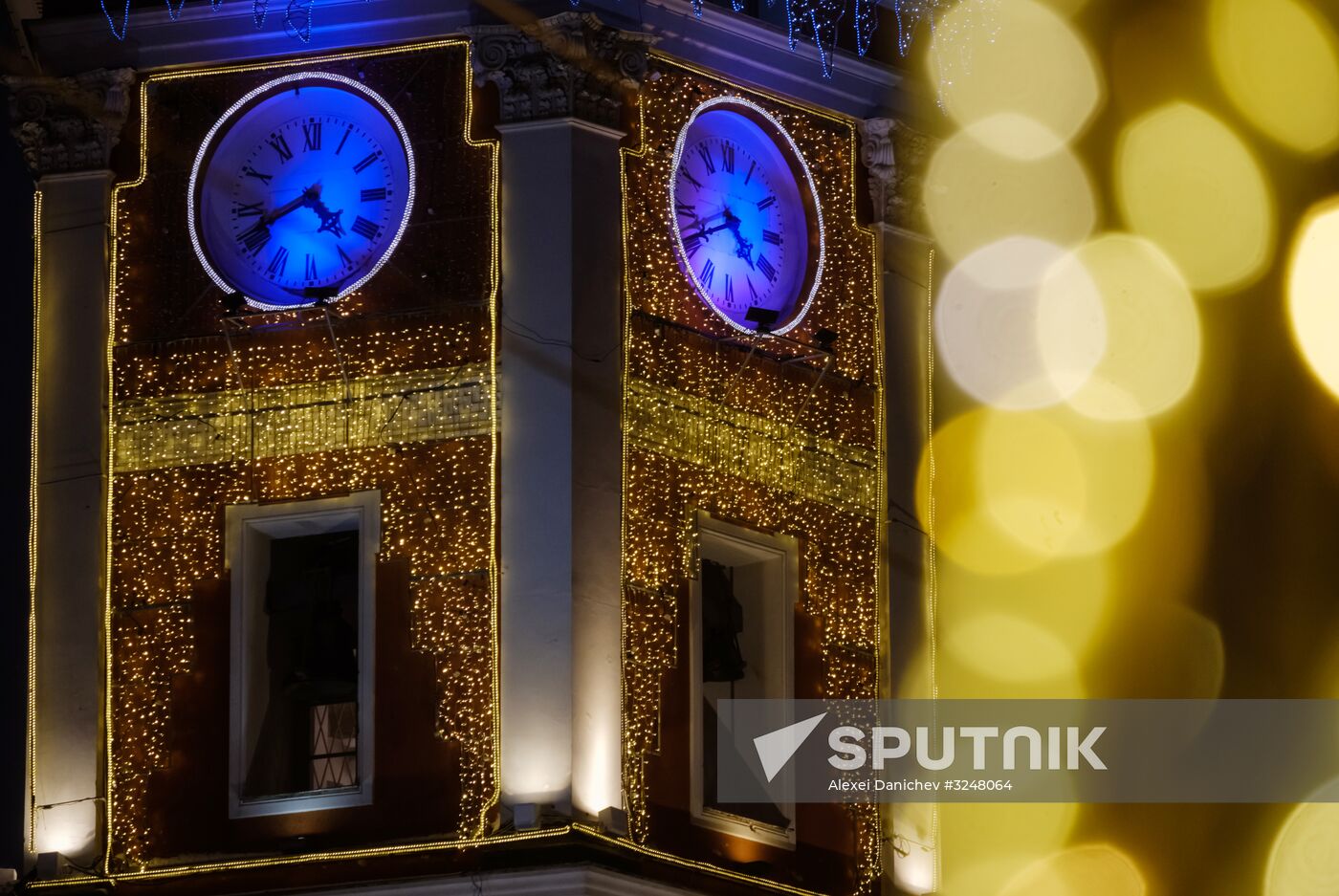 Nevsky Prospekt in St. Petersburg decorated for New Year's Eve