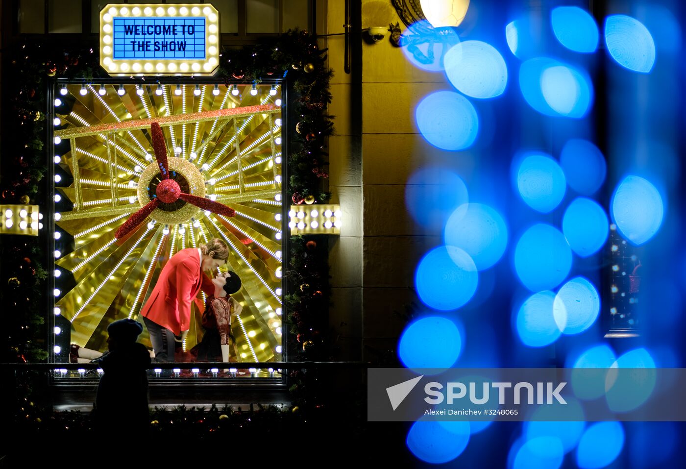 Nevsky Prospekt in St. Petersburg decorated for New Year's Eve