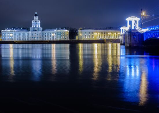 Nevsky Prospekt in St. Petersburg decorated for New Year's Eve