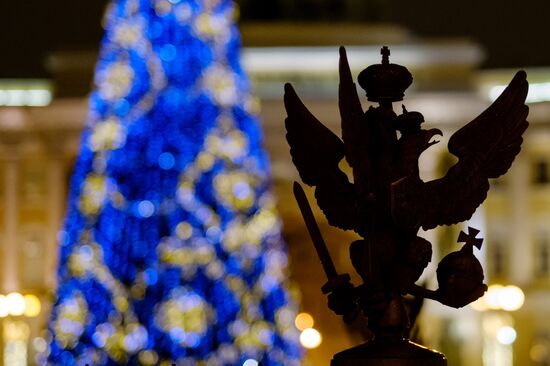 Nevsky Prospekt in St. Petersburg decorated for New Year's Eve