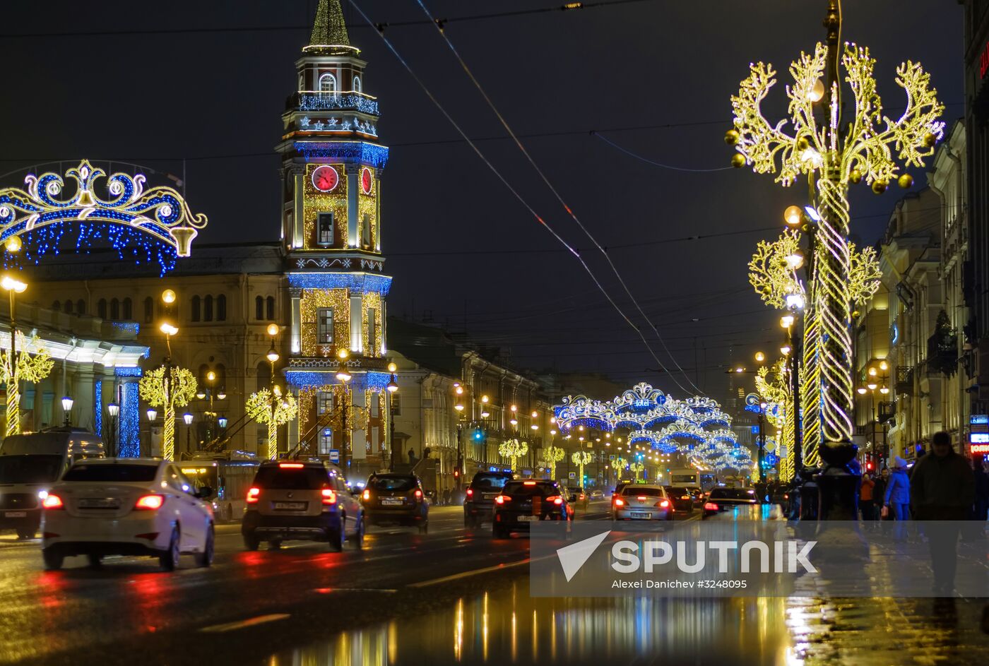 Nevsky Prospekt in St. Petersburg decorated for New Year's Eve