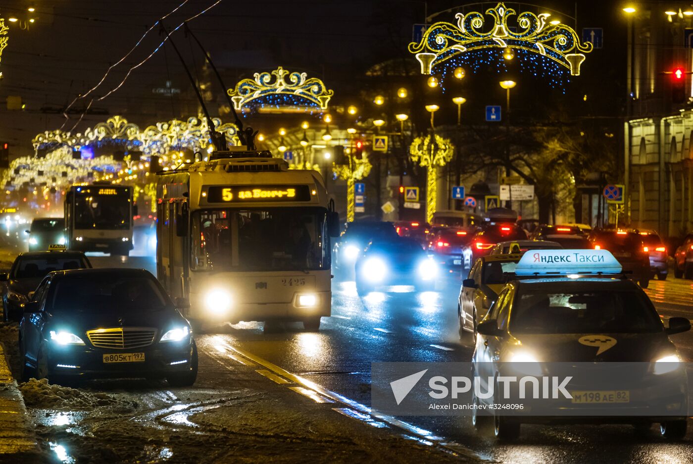 Nevsky Prospekt in St. Petersburg decorated for New Year's Eve