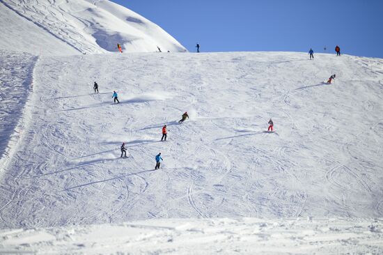 Ski season opens at Gorki Gorod resort in Sochi