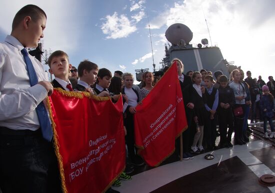 Schoolchildren join Young Army aboard the Moskva cruiser