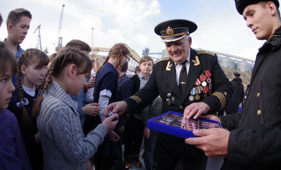 Schoolchildren join Young Army aboard the Moskva cruiser