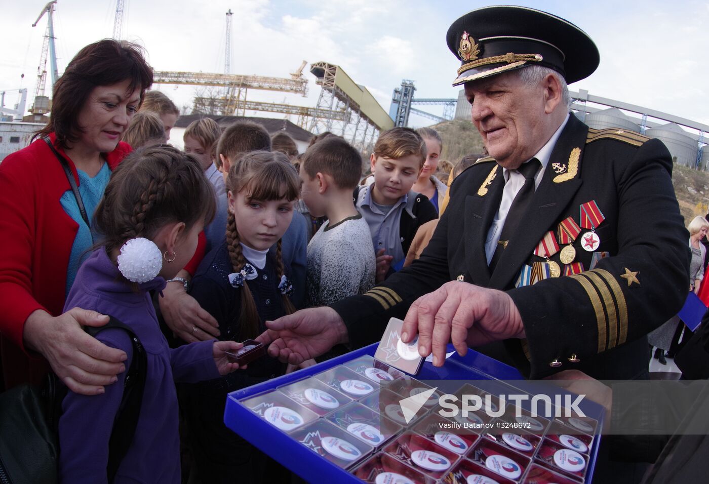 Schoolchildren join Young Army aboard the Moskva cruiser