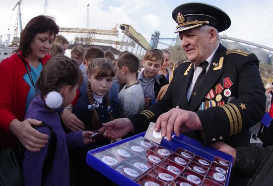 Schoolchildren join Young Army aboard the Moskva cruiser