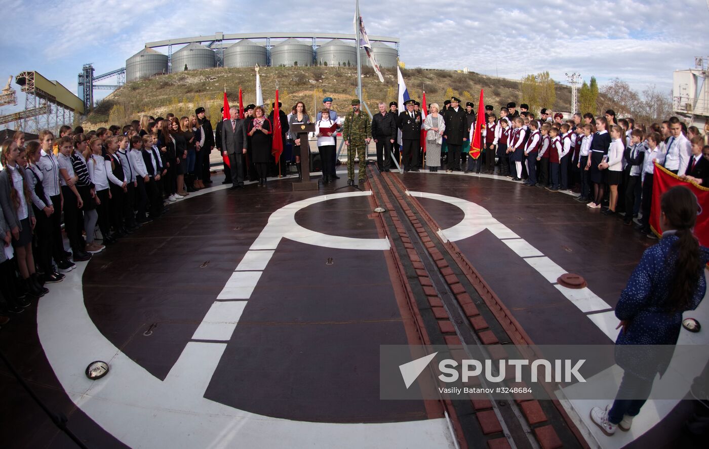 Schoolchildren join Young Army aboard the Moskva cruiser