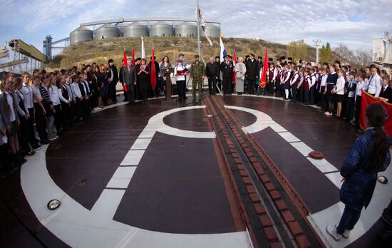 Schoolchildren join Young Army aboard the Moskva cruiser