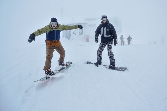 Alpine skiing season kicks off in Khibiny Mountains