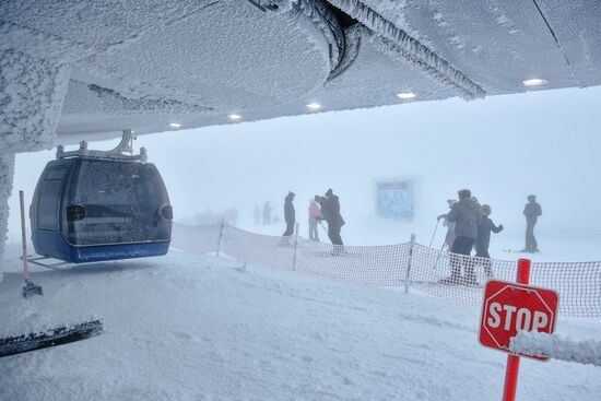 Alpine skiing season kicks off in Khibiny Mountains