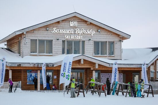 Alpine skiing season kicks off in Khibiny Mountains