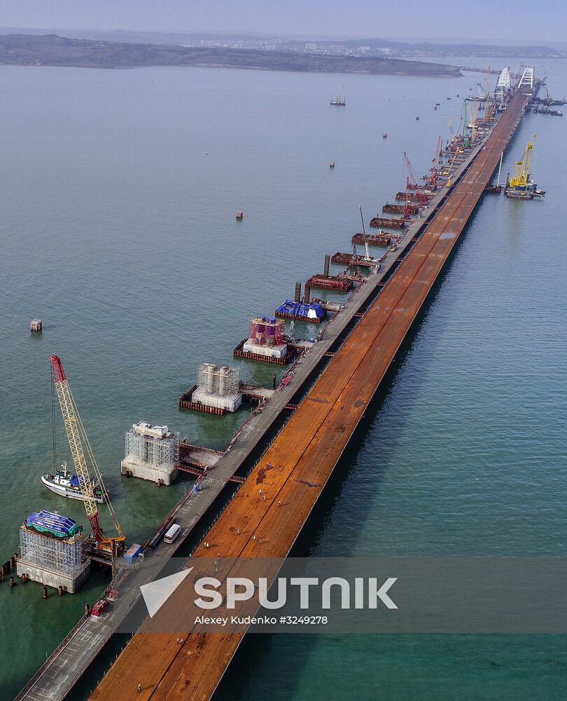 Crimean Bridge under construction