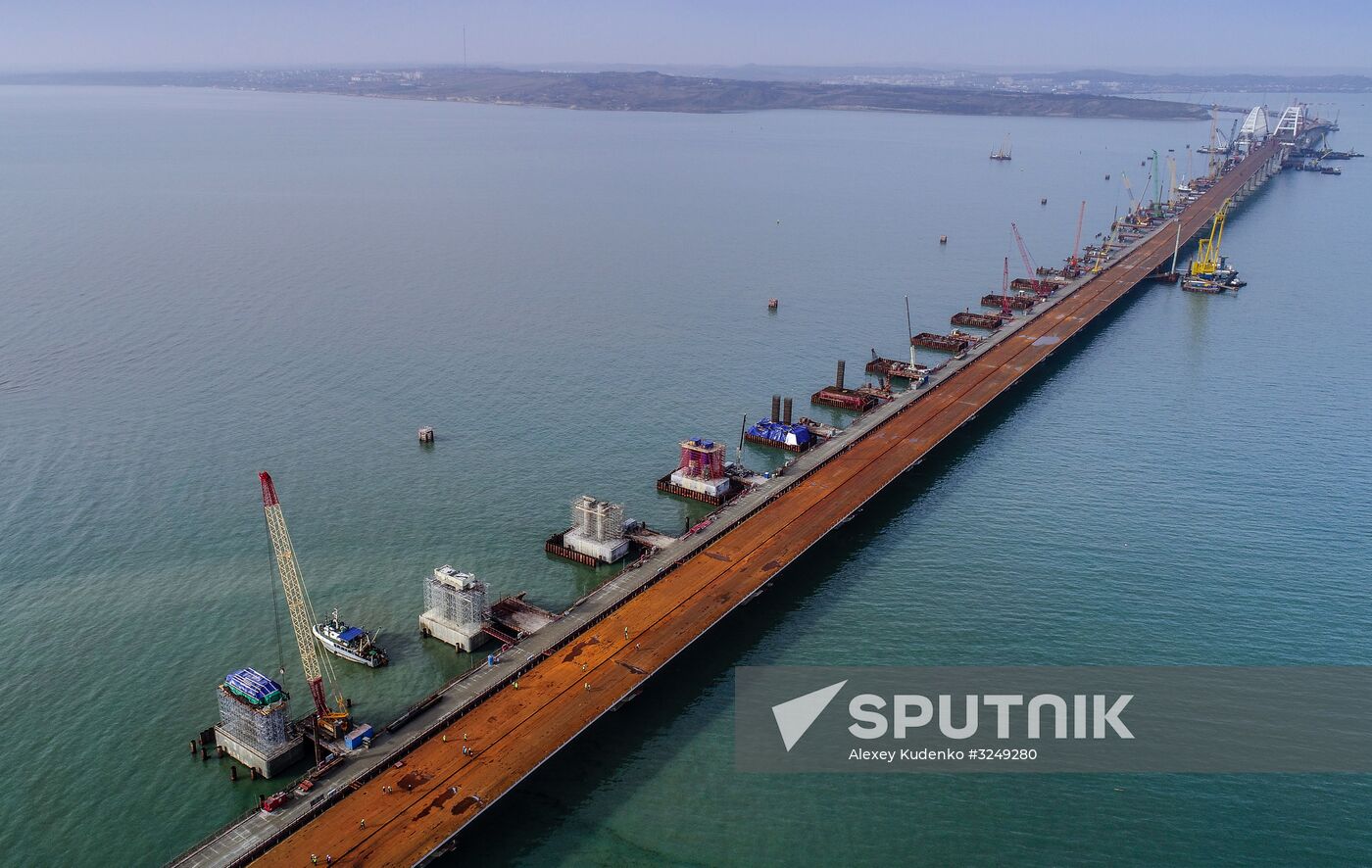 Crimean Bridge under construction