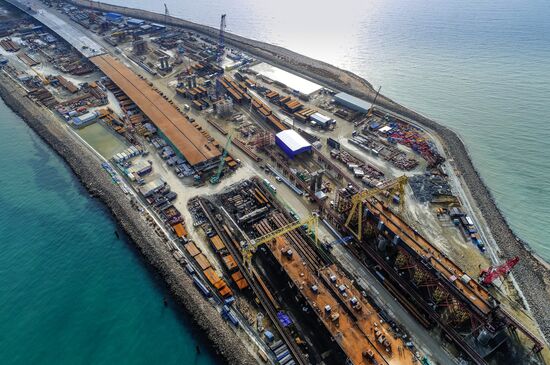 Crimean Bridge under construction