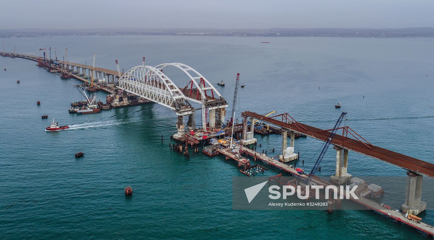 Crimean Bridge under construction